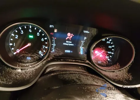 2018 Jeep Compass Latitude 4X4 from USA, damaged, VIN 3C4NJDBB2JT177582